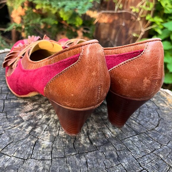 Anthropologie Latigo Viv Red Velvet Brown Leather Loafer Pump Heels US Sz 7.5 - Picture 3 of 4